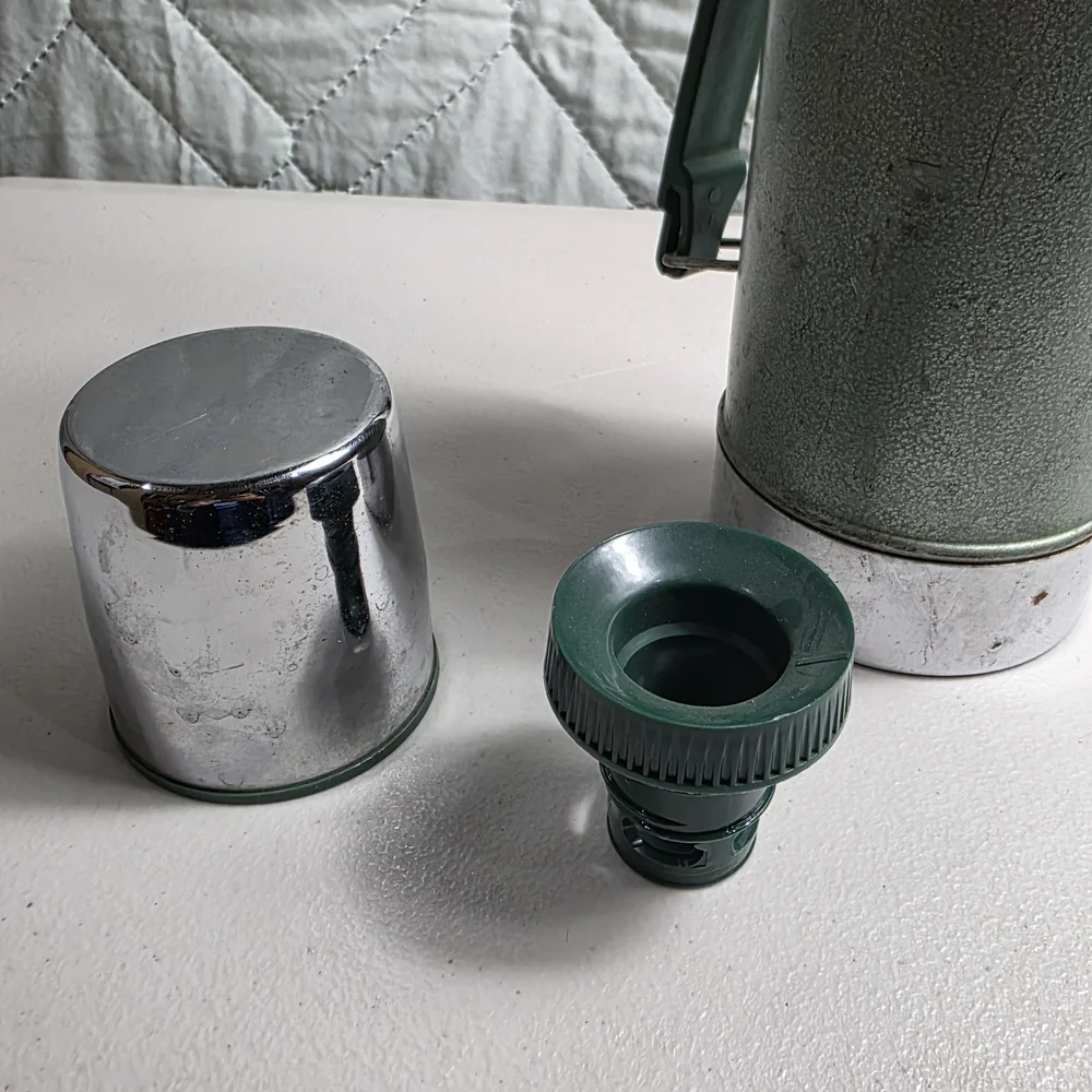 Aladdin Stanley Green Vacuum Bottle Thermos Quart A-944DH USA Pour Spout Top VTG - Picture 6 of 10